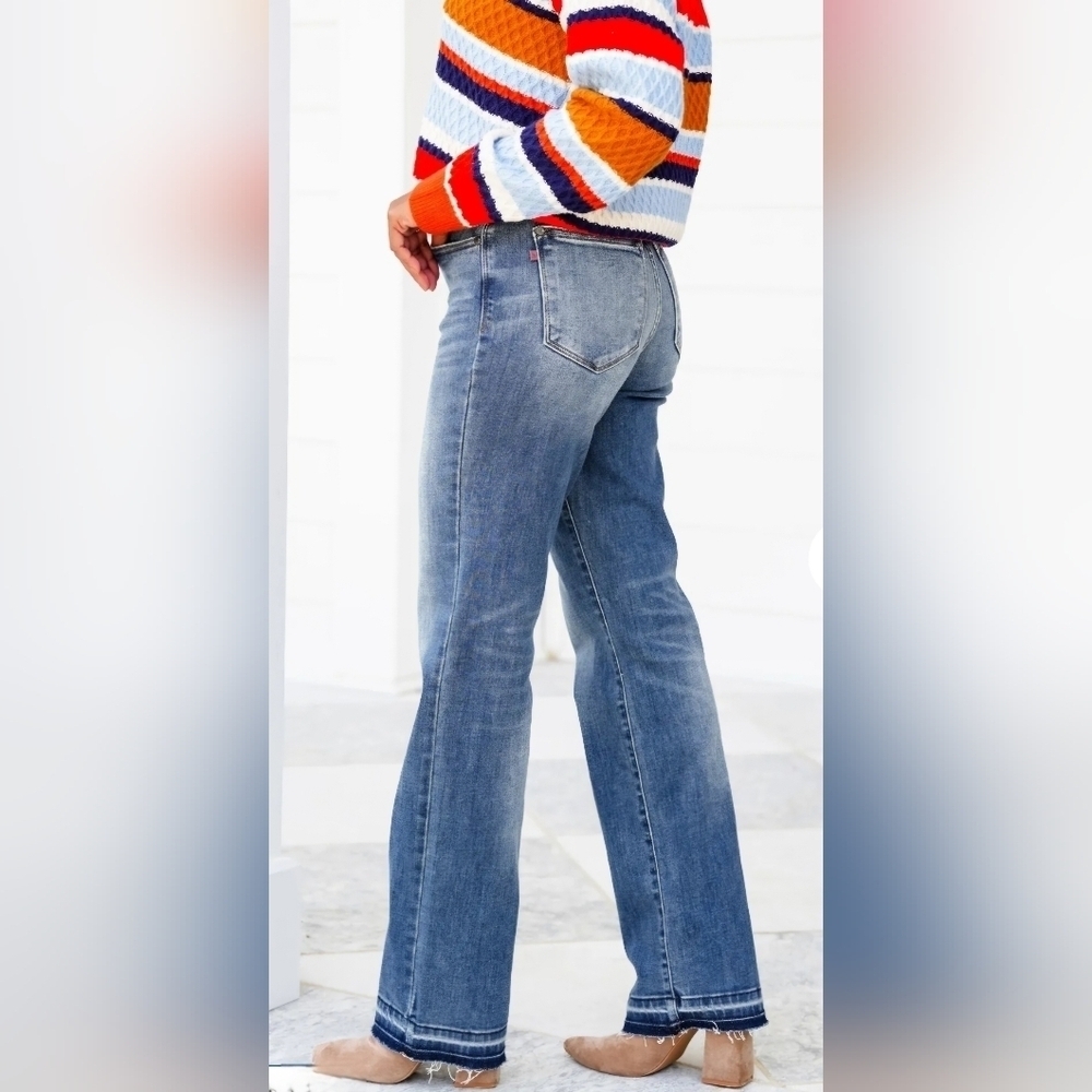 Judy Blue Mid Rise Medium Wash Released Hem Straight Jeans Retail NEW 0/24 - Picture 8 of 12